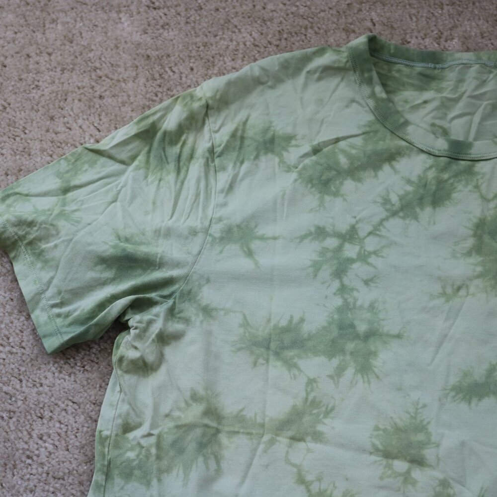 Lululemon Men's T-shirt - Picture 3 of 4
